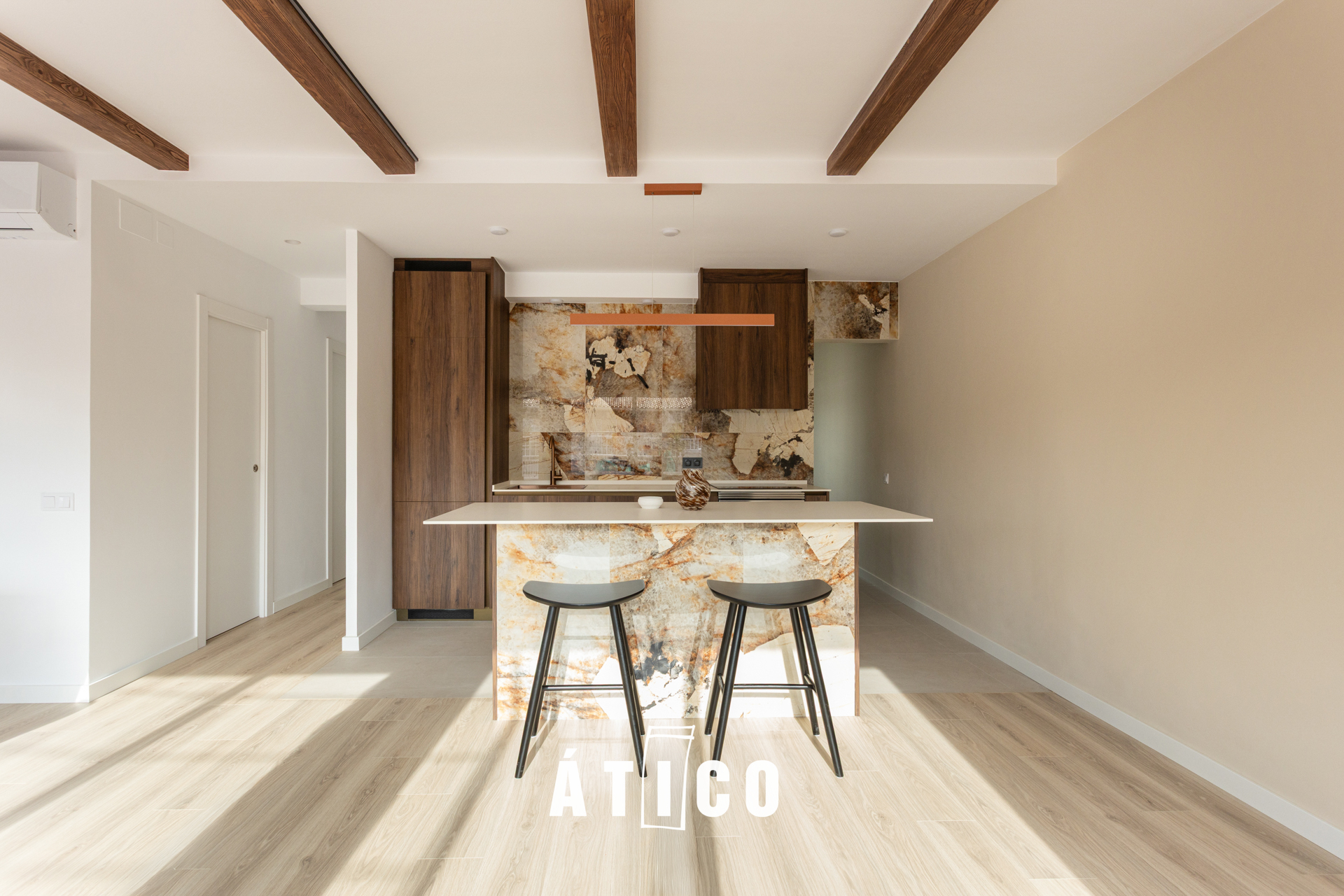 AT_TO_06