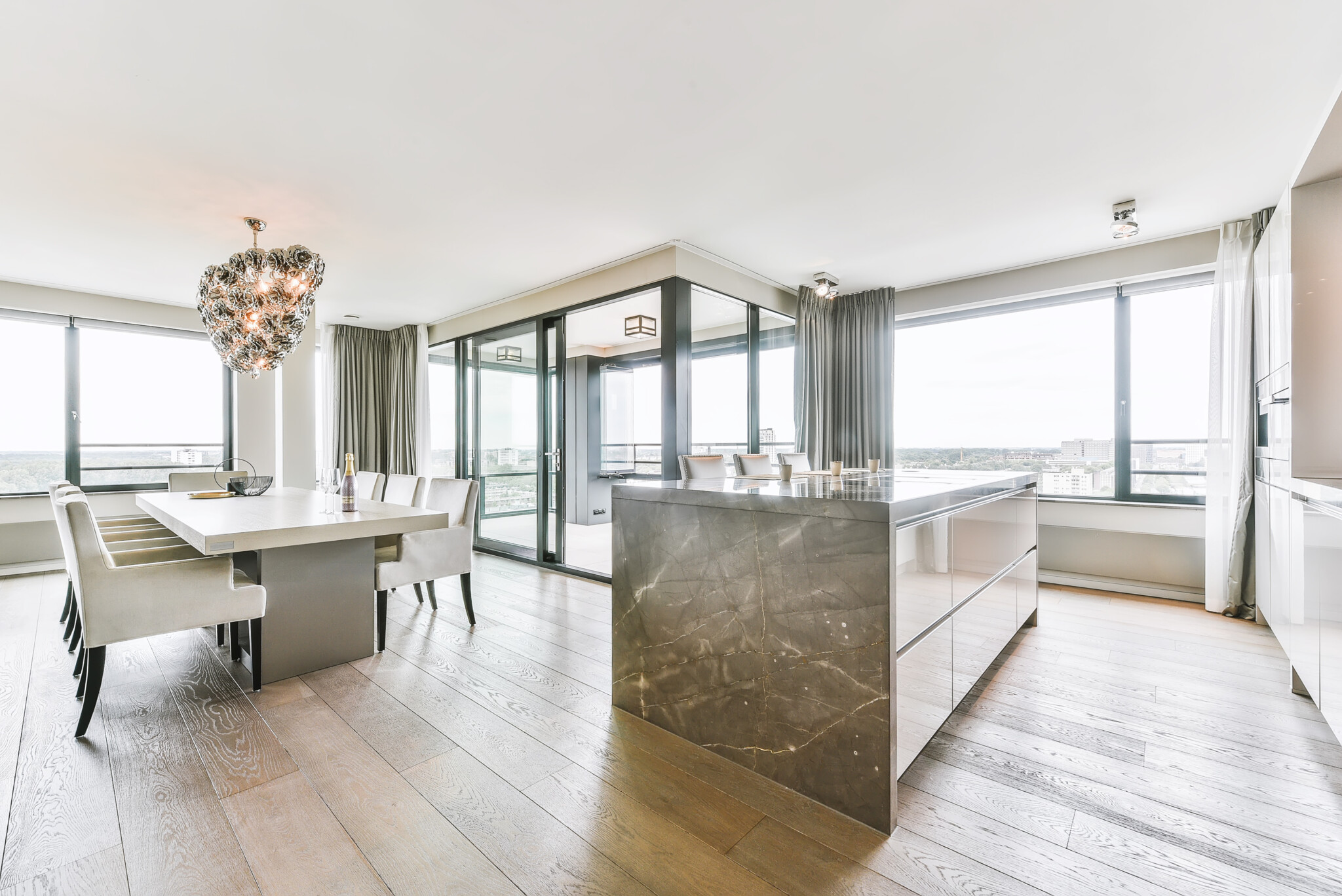 Cómo vender un ático de lujo en Barcelona sin devaluarlo en los portales inmobiliarios